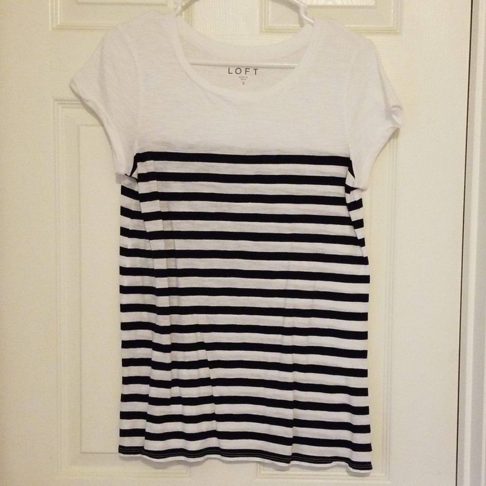 White with blue stripes tee